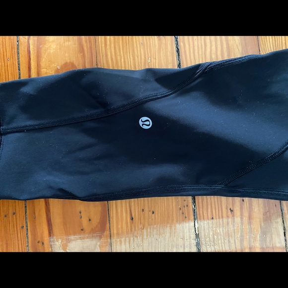 Black lululemon 23” leggings - Picture 3 of 6
